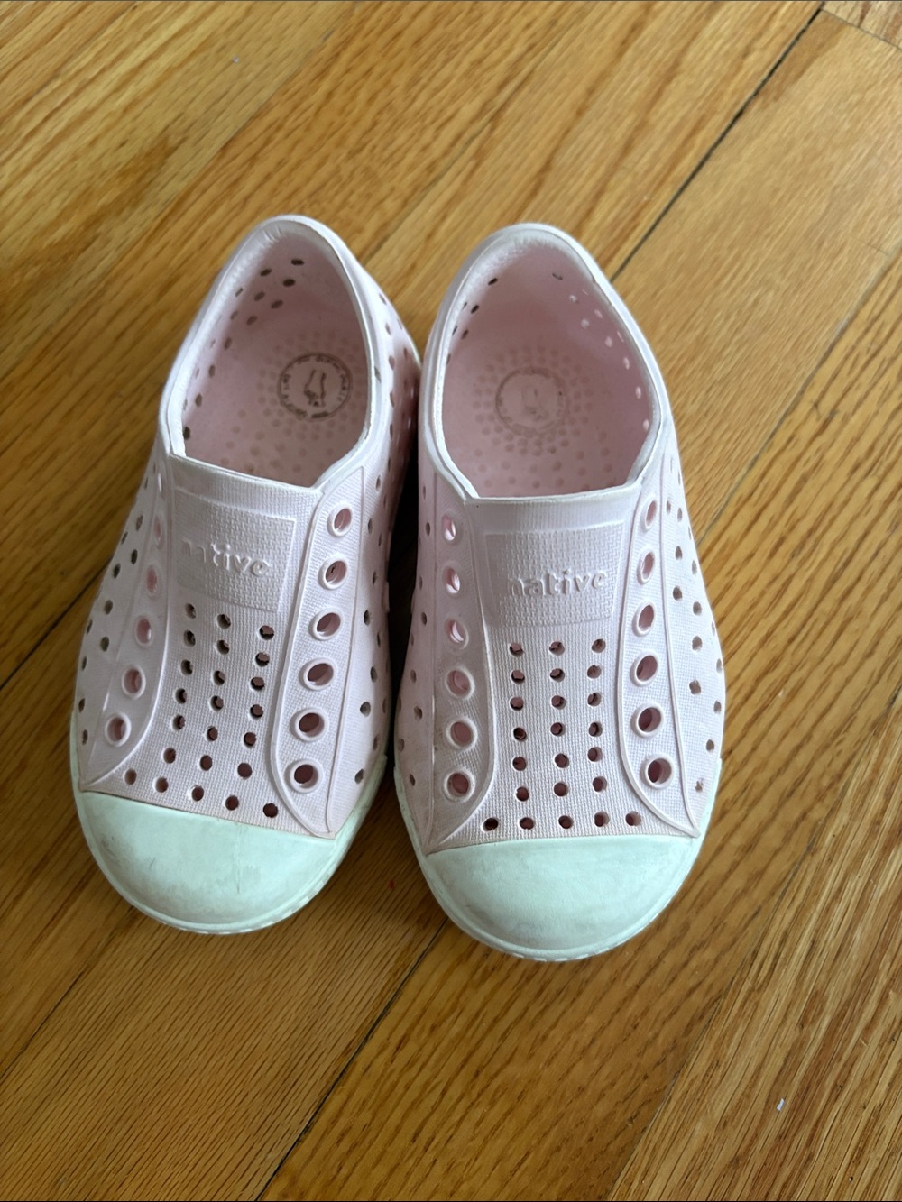 Native Kids Water-Friendly Slip-On Shoes in Light Pink and White
